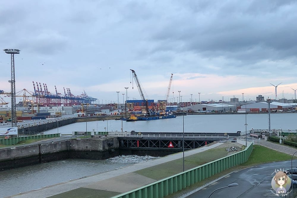 Nordschleuse ist eine der Sehenswürdigkeiten in Bremerhaven