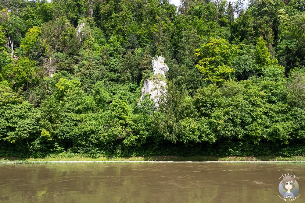 Abwechslungsreiche Felsen in der Weltenburger Enge