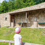 Greifvögel beobachten im Falkenhof in Riedenburg