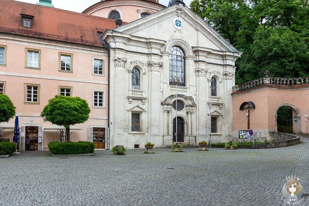 Der Innenhof und die Kirche vom Kloster Weltenburg