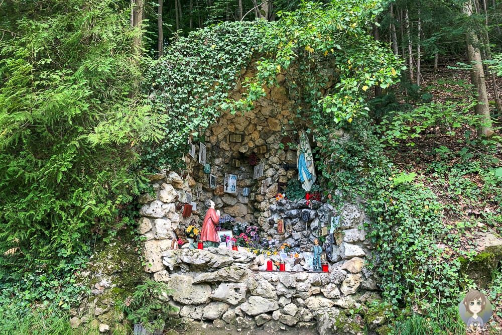 Eine Grotte in Bad Abbachs Kurpark