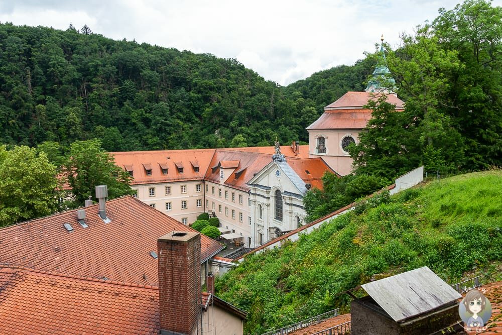Blick von oben auf das Kloster Weltenburg