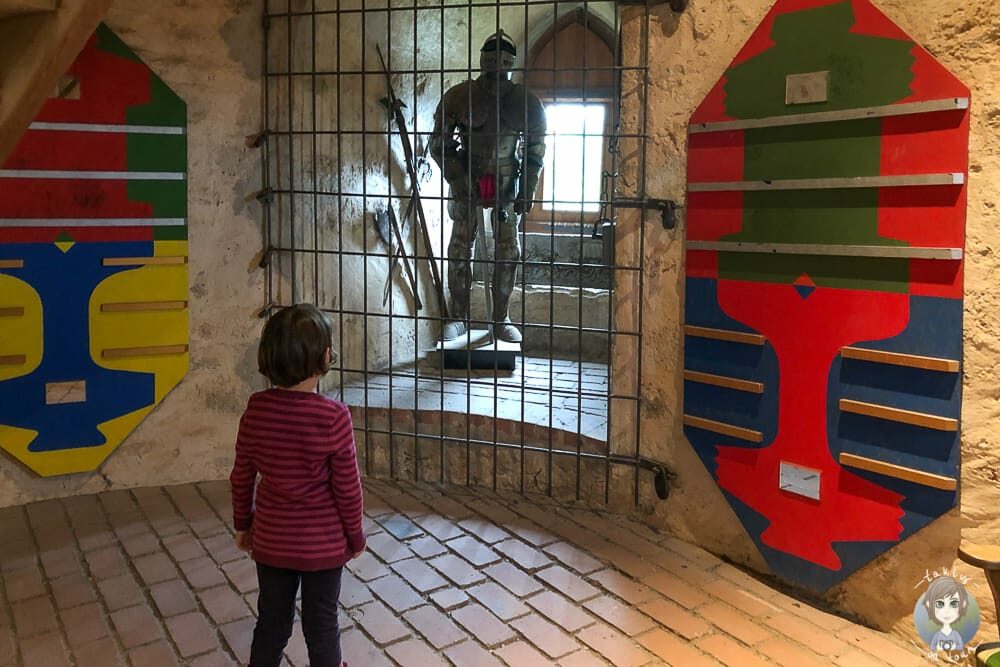 Ein Ritter in der Burgruine Randeck