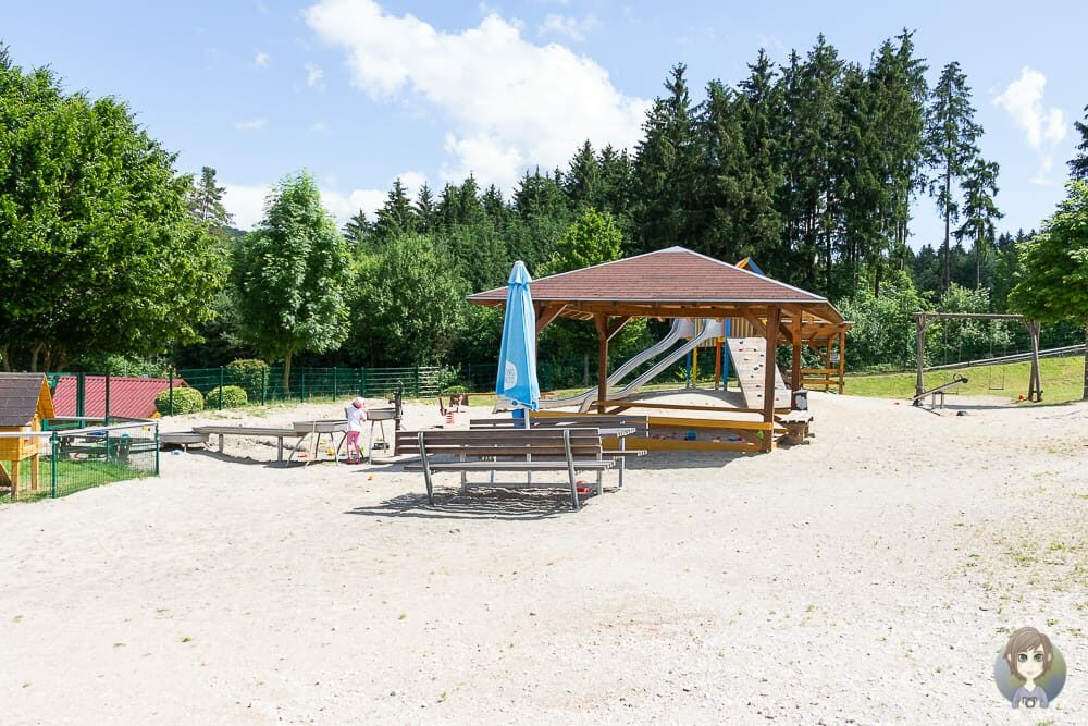 Spielplatz und Biergarten vom Altmühlbob