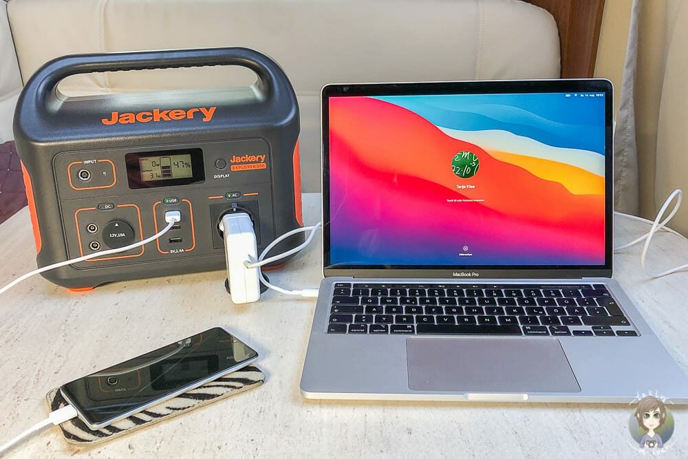 Eine Powerstation für Storm im Wohnmobil dank einer mobilen Solaranlage