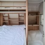 Staufächer und Ablagen im Wohnwagen oder Wohnmobil