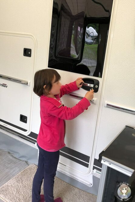 Wohnmobil oder Wohnwagen mit Kindern