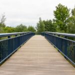 Eine Brücke im Auenpark Paderborn