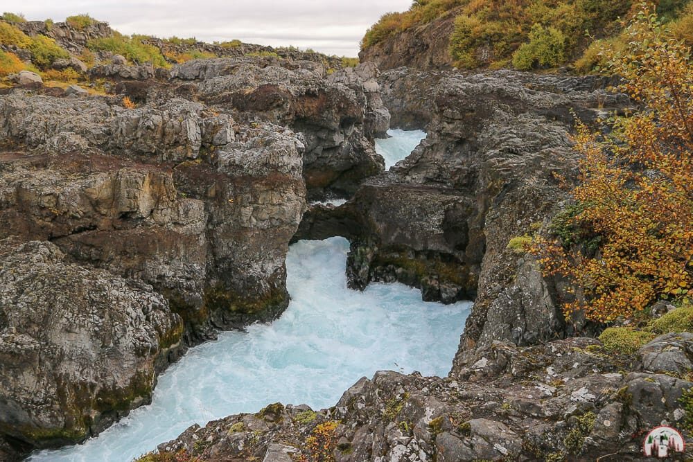 Barnafoss Wasserfall im Westen Islands