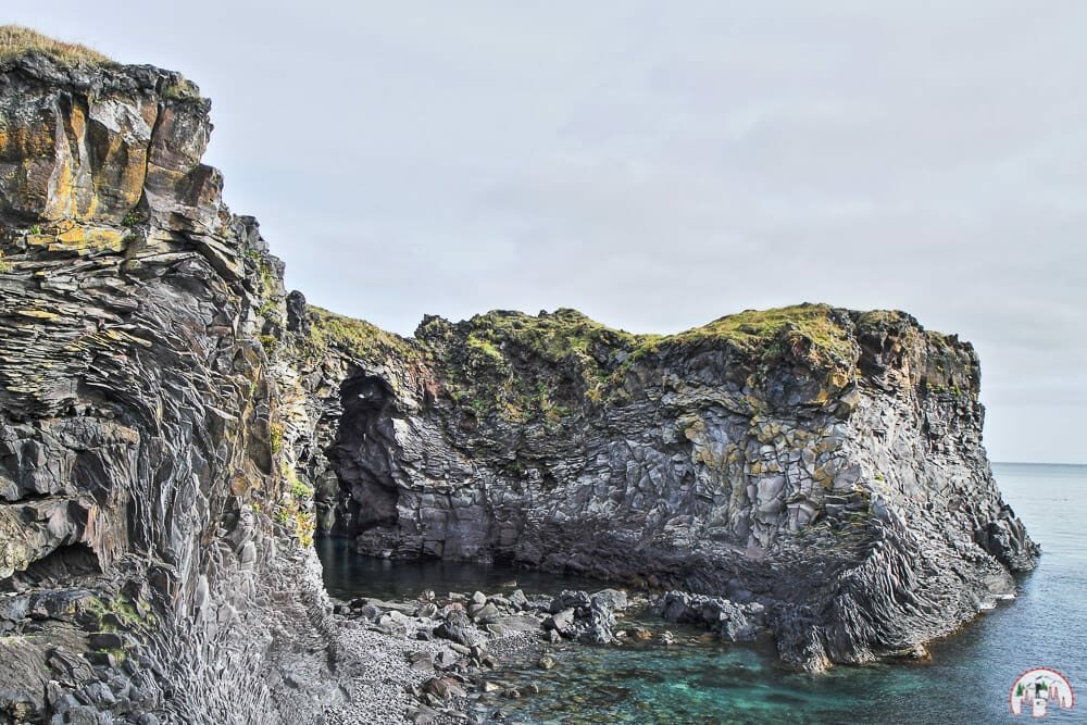 An der Küste von Hellnar im Westen Islands
