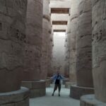 Besuch der Säulen am Karnak Tempel