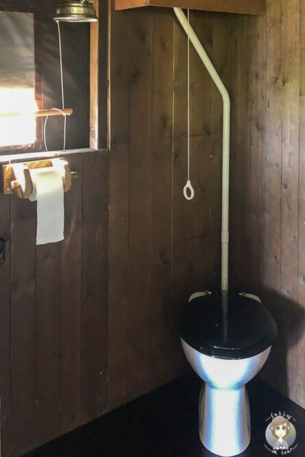 Toilette auf dem Bauernhof von Wiesenbett