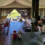 Wohnzimmer und Küche im Safarizelt