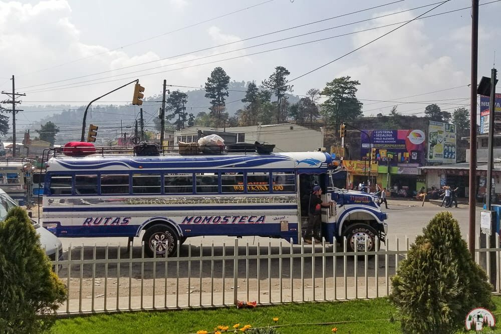 Chicken Bus in Panajachel auf einer Guatemala Reise