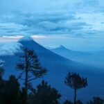 Sonnenaufgang am Vulkan Pacaya auf der Acatenango Tour in Guatemala