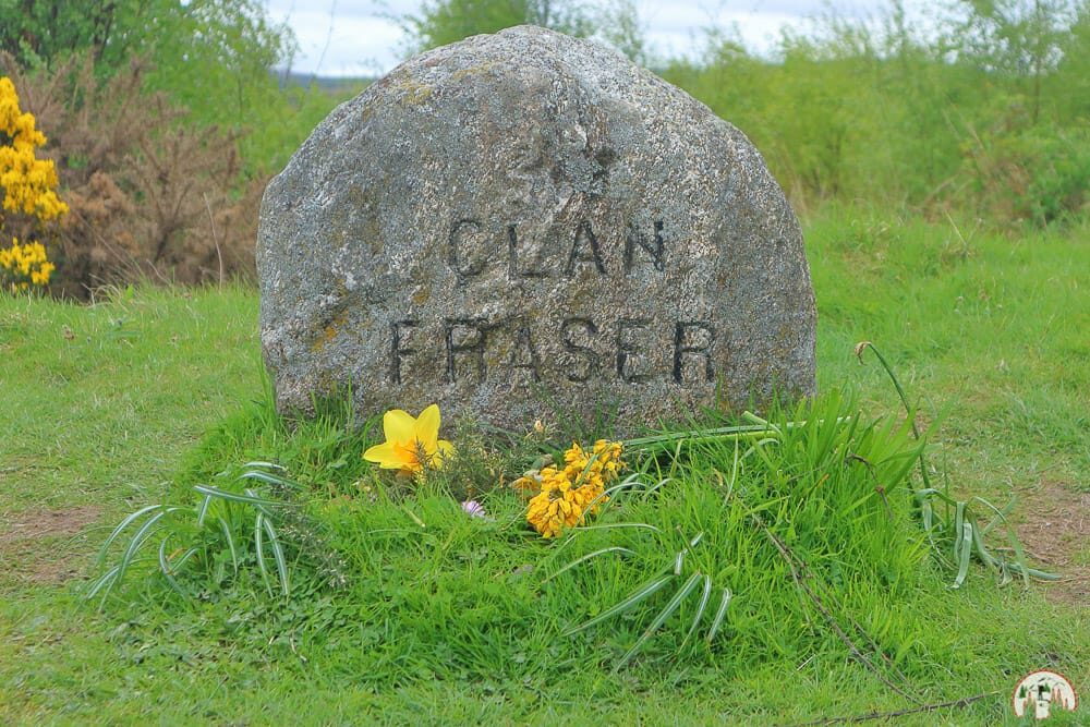 Ein Stein auf dem Culloden Schlachtfeld