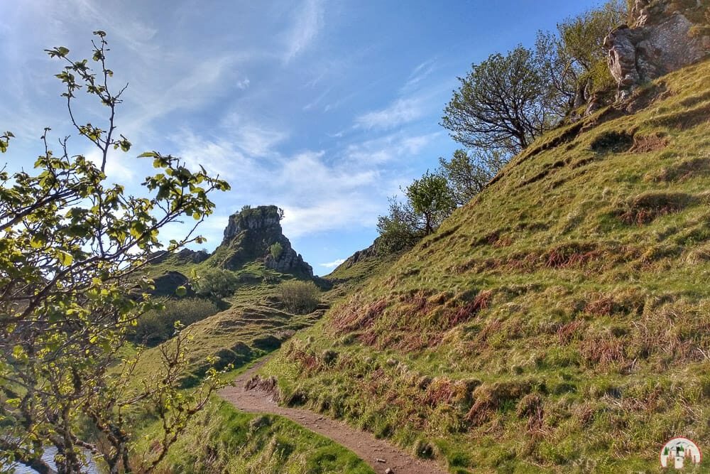 Schottland Rundreise zum Fairy Glen auf der Isle of Skye