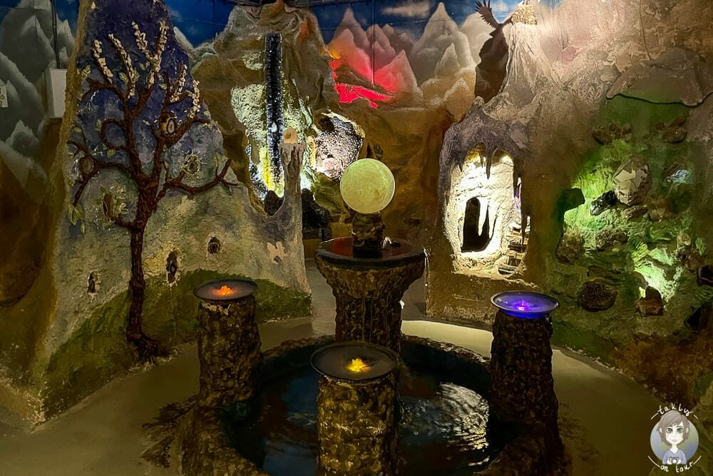Bunte Fabelwelt in der Edelstein-Erlebniswelt