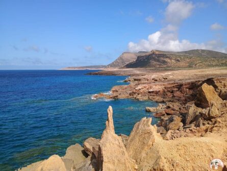 Grotten bei El Haouaria in Tunesien